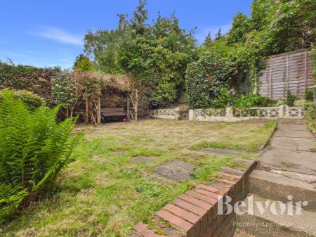 3 bedroom Flat to let in Hill Road, Overdale, Telford, TF3