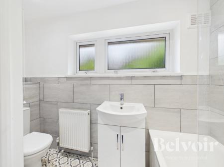 3 bedroom Flat to let in Hill Road, Overdale, Telford, TF3