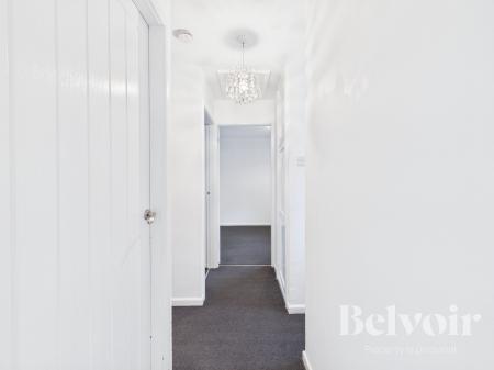 3 bedroom Flat to let in Hill Road, Overdale, Telford, TF3