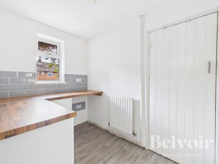 3 bedroom Flat to let in Hill Road, Overdale, Telford, TF3