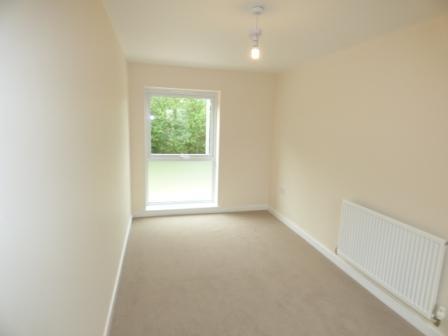 5 bedroom Semi-detached house to let in Bridle Walk, Donnington, Telford, TF2