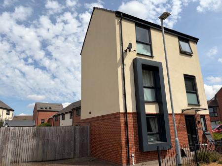5 bedroom Semi-detached house to let in Bridle Walk, Donnington, Telford, TF2