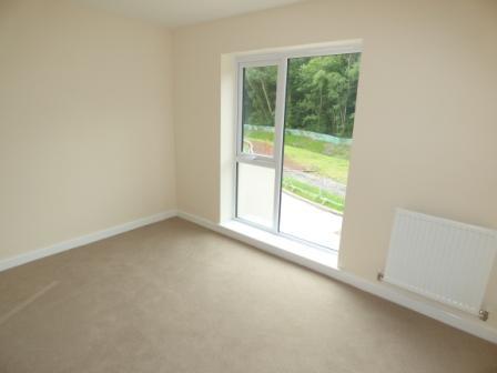 5 bedroom Semi-detached house to let in Bridle Walk, Donnington, Telford, TF2