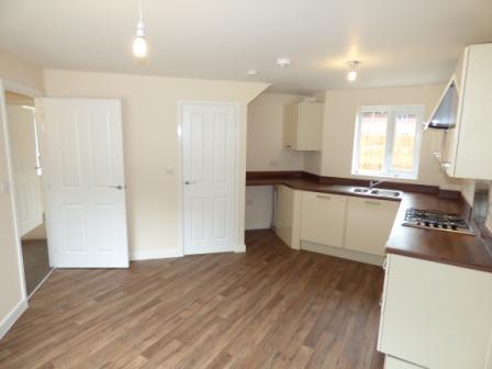 5 bedroom Semi-detached house to let in Bridle Walk, Donnington, Telford, TF2