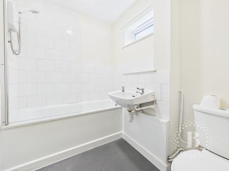 2 bedroom Flat for sale in Withywood Drive, Malinslee, Telford, TF3