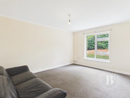 2 bedroom Flat for sale in Withywood Drive, Malinslee, Telford, TF3