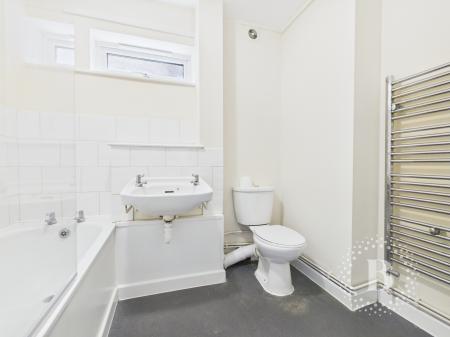 2 bedroom Flat for sale in Withywood Drive, Malinslee, Telford, TF3