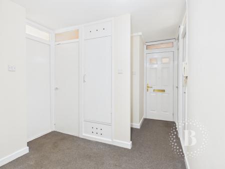2 bedroom Flat for sale in Withywood Drive, Malinslee, Telford, TF3