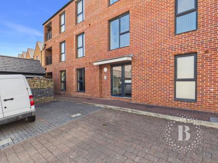 2 bedroom Flat for sale in Upton Walk, Ketley, Telford, TF1