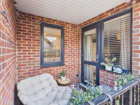 2 bedroom Flat for sale in Upton Walk, Ketley, Telford, TF1