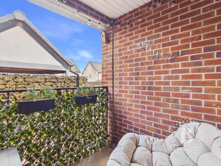 2 bedroom Flat for sale in Upton Walk, Ketley, Telford, TF1