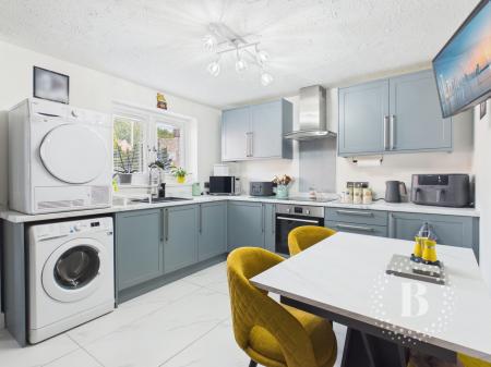 2 bedroom Semi-detached house for sale in Guests Close, Donnington, Telford, TF2