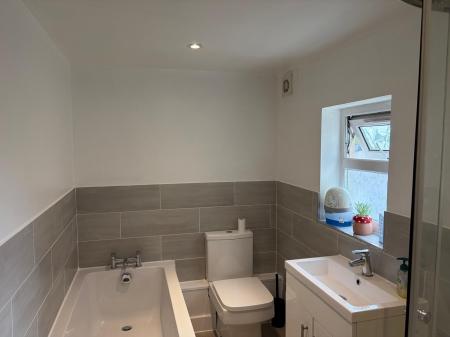2 bedroom Terraced House to let in Church Street, St. Georges, Telford, TF2
