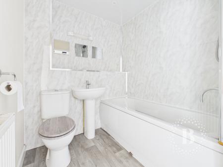 2 bedroom Flat for sale in Captain Webb Drive, Dawley, TF4