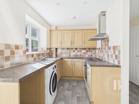2 bedroom Flat for sale in Captain Webb Drive, Dawley, TF4