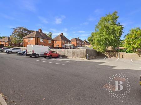2 bedroom Flat for sale in Captain Webb Drive, Dawley, TF4