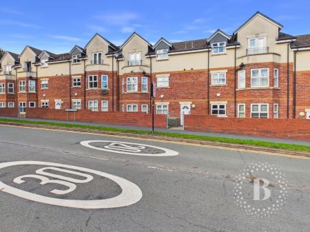 2 bedroom Flat for sale in Captain Webb Drive, Dawley, TF4