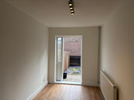 3 bedroom Terraced House to let in Burford, Brookside, Telford, TF3