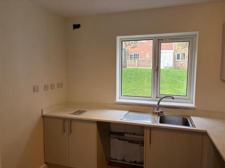 3 bedroom Terraced House to let in Burford, Brookside, Telford, TF3