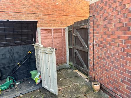 2 bedroom Semi-detached house to let in Winchester Drive, Muxton, TF2