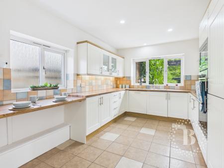 5 bedroom Detached house for sale in Silvermere Park, Shifnal, TF11