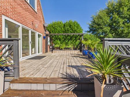 5 bedroom Detached house for sale in Silvermere Park, Shifnal, TF11
