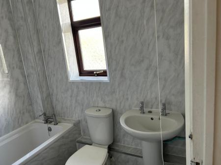 3 bedroom Terraced House to let in Brecknock Court, Leegomery, Telford, TF1