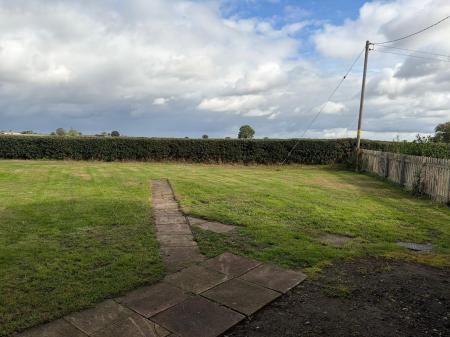 3 bedroom Semi-detached house to let in Shirlowe Farm Cottages, Telford, TF6