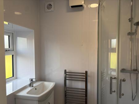 3 bedroom Semi-detached house to let in Shirlowe Farm Cottages, Telford, TF6
