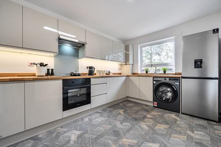 2 bedroom Maisonette for sale in Snedshill Way, Snedshill, Telford, TF2