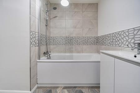 2 bedroom Maisonette for sale in Snedshill Way, Snedshill, Telford, TF2