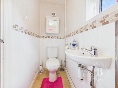 3 bedroom Bungalow for sale in Snow Hill, St. Georges, Telford, TF2