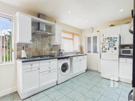 3 bedroom Bungalow for sale in Snow Hill, St. Georges, Telford, TF2