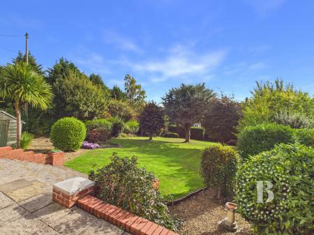 3 bedroom Bungalow for sale in Snow Hill, St. Georges, Telford, TF2