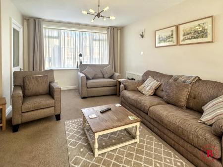 3 bedroom Semi-detached house for sale in Belmont Road, Tamworth, B77