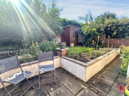 3 bedroom Semi-detached house for sale in Belmont Road, Tamworth, B77