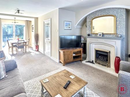 3 bedroom Semi-detached house for sale in Belmont Road, Tamworth, B77