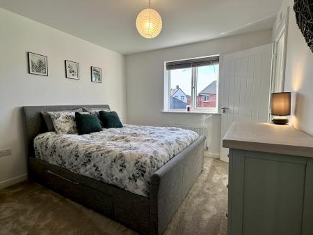 5 bedroom Detached house for sale in Lowdell Way, Desford, LE9