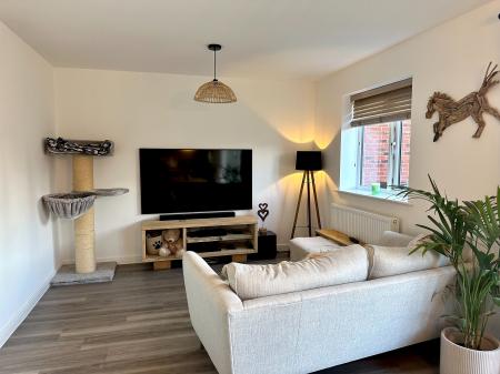 5 bedroom Detached house for sale in Lowdell Way, Desford, LE9