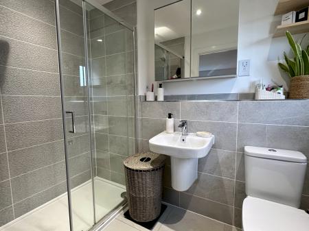 5 bedroom Detached house for sale in Lowdell Way, Desford, LE9