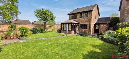 3 bedroom Detached house for sale in Mossdale, Wilnecote, Tamworth, B77