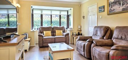 3 bedroom Detached house for sale in Mossdale, Wilnecote, Tamworth, B77