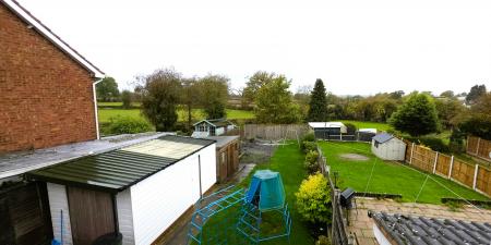 3 bedroom Semi-detached house for sale in Wakefield Close, Hurley, CV9