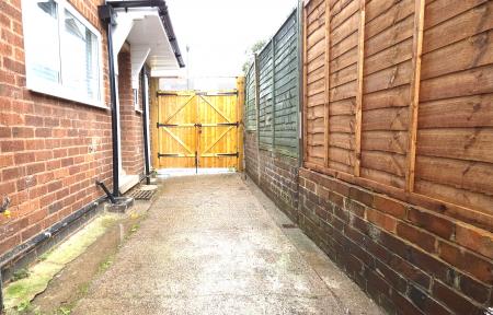 3 bedroom Semi-detached house for sale in Wakefield Close, Hurley, CV9