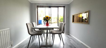 3 bedroom Semi-detached house for sale in Wellesbourne, Tamworth, B79