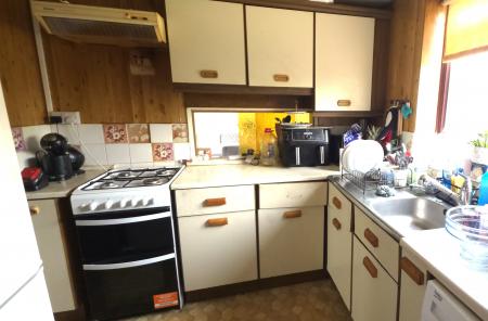 3 bedroom Semi-detached house for sale in Wellesbourne, Tamworth, B79