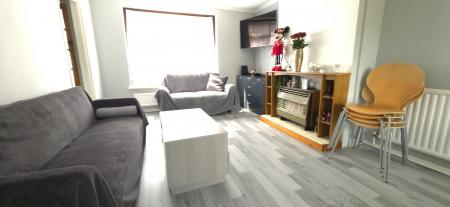 3 bedroom Semi-detached house for sale in Wellesbourne, Tamworth, B79