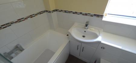 4 bedroom Semi-detached house for sale in Faringdon, Tamworth, B77