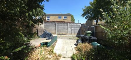 4 bedroom Semi-detached house for sale in Faringdon, Tamworth, B77