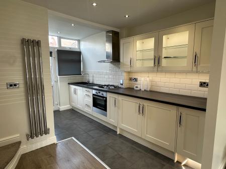 2 bedroom Terraced House to let in Green Lane, Birchmoor, B78